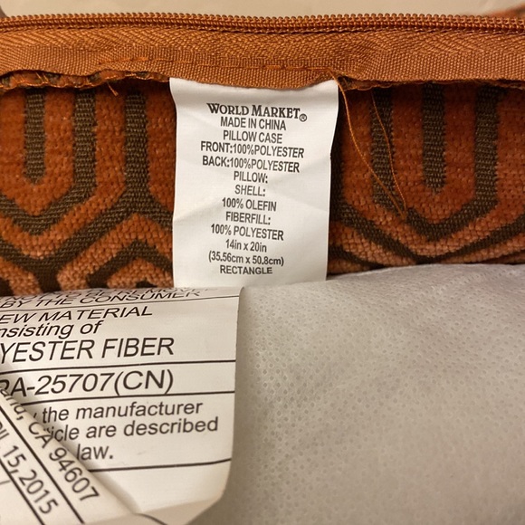 🆕 World Market Lumbar Pillows Set (2) - Picture 9 of 10